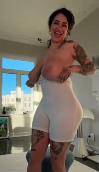 Arabelle Raphael Try on Hall Hot Video